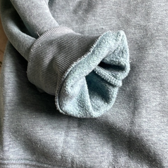 Old Navy Crewneck - Picture 5 of 5